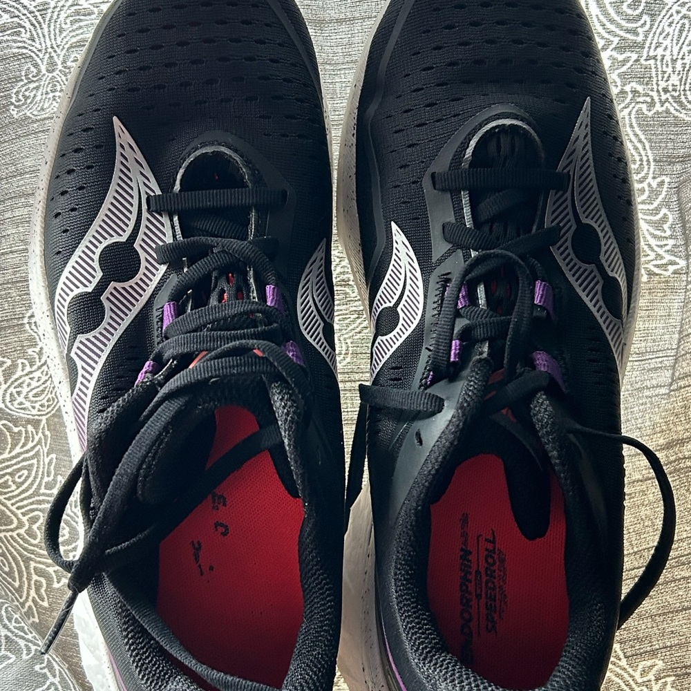 Saucony Women's Black and White Athletic Shoes